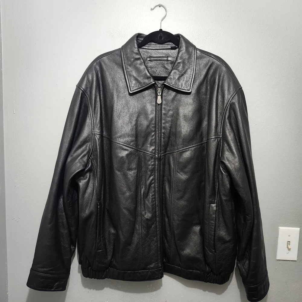 Roundtree & Yorke Black Leather Bomber Jacket